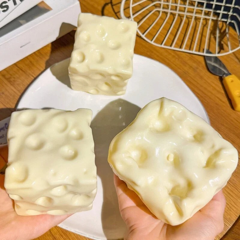 كرة ضغط على شكل مكعب جبنة تابا - مراجعة Novelty Gifts وسعره